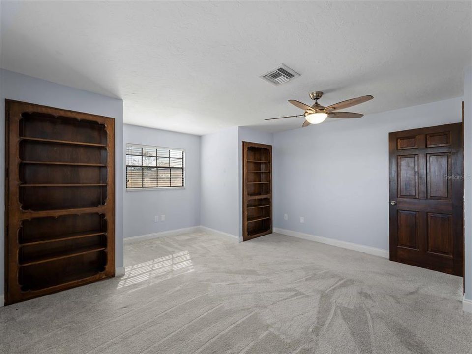 For Sale: $725,000 (4 beds, 3 baths, 3855 Square Feet)