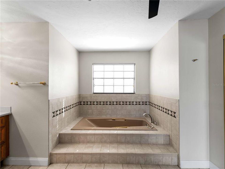 For Sale: $725,000 (4 beds, 3 baths, 3855 Square Feet)