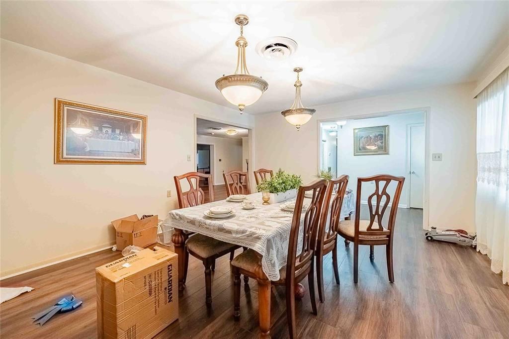 На продажу: $425,000 (4 спален, 3 ванн, 3292 Квадратных фут)