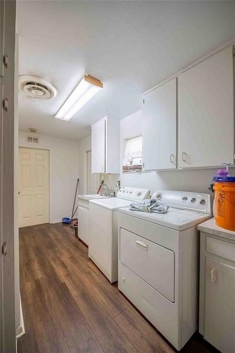 На продажу: $425,000 (4 спален, 3 ванн, 3292 Квадратных фут)