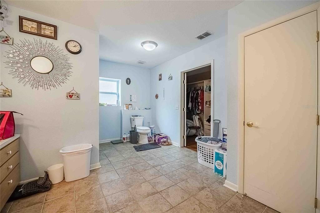 На продажу: $425,000 (4 спален, 3 ванн, 3292 Квадратных фут)