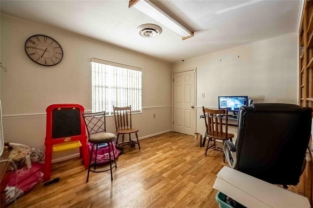 На продажу: $425,000 (4 спален, 3 ванн, 3292 Квадратных фут)