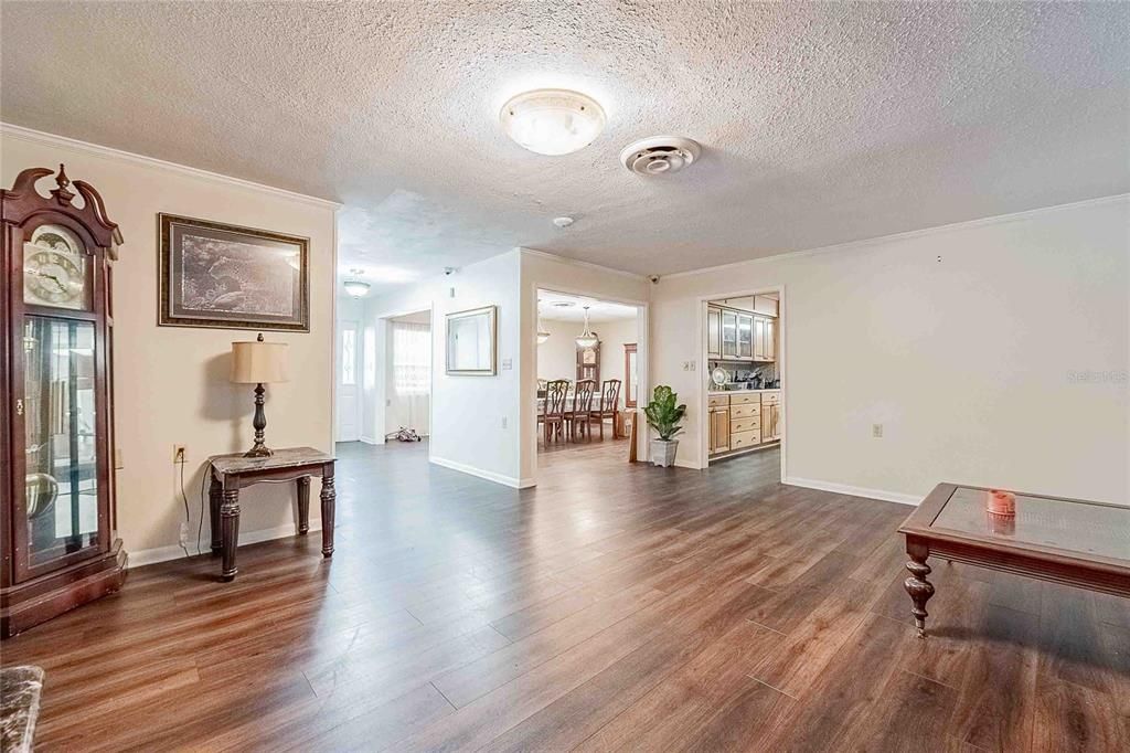 На продажу: $425,000 (4 спален, 3 ванн, 3292 Квадратных фут)