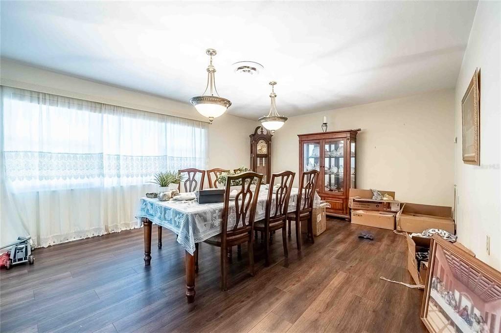 На продажу: $425,000 (4 спален, 3 ванн, 3292 Квадратных фут)