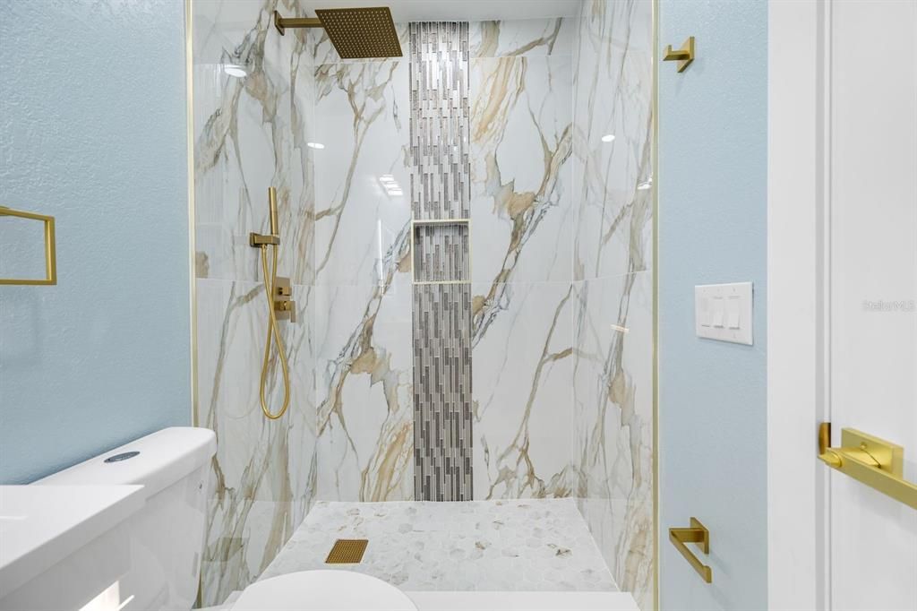 For Sale: $529,000 (4 beds, 3 baths, 1510 Square Feet)