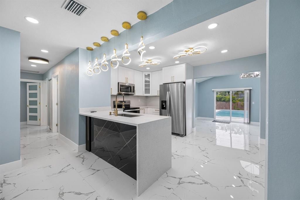 For Sale: $529,000 (4 beds, 3 baths, 1510 Square Feet)