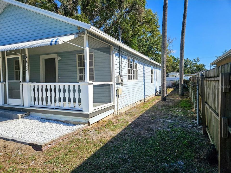 En Venta: $289,900 (2 camas, 2 baños, 1100 Pies cuadrados)