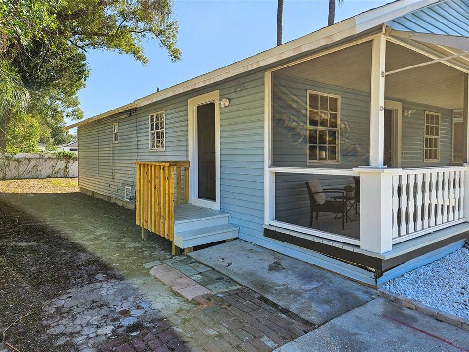 En Venta: $289,900 (2 camas, 2 baños, 1100 Pies cuadrados)