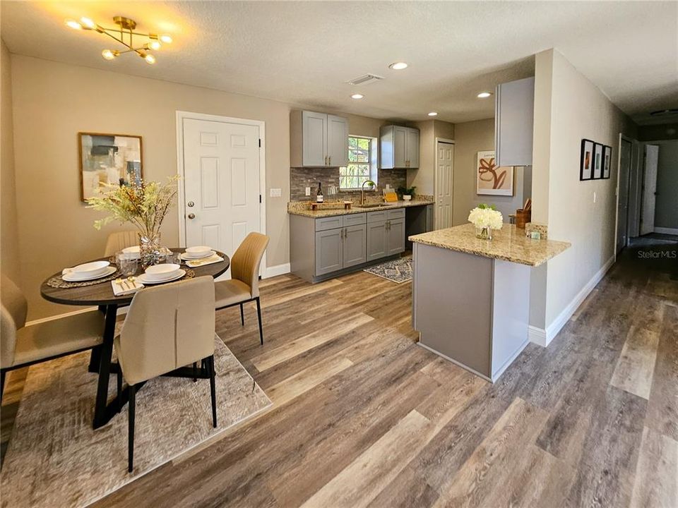 En Venta: $289,900 (2 camas, 2 baños, 1100 Pies cuadrados)