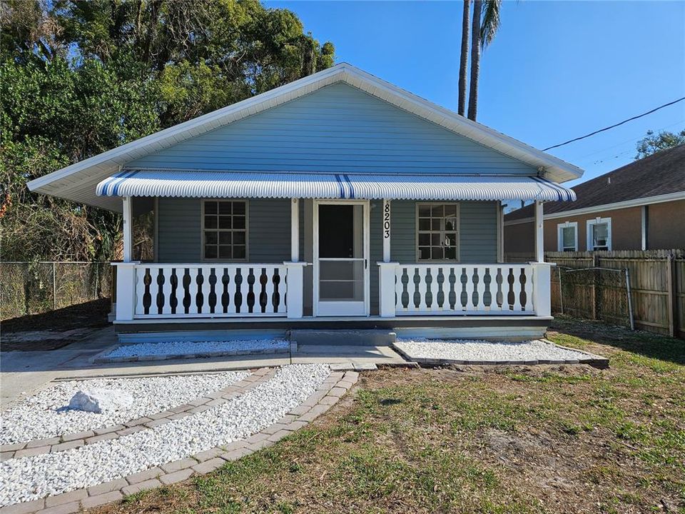 En Venta: $289,900 (2 camas, 2 baños, 1100 Pies cuadrados)