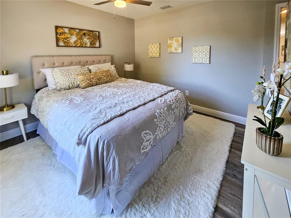 En Venta: $289,900 (2 camas, 2 baños, 1100 Pies cuadrados)