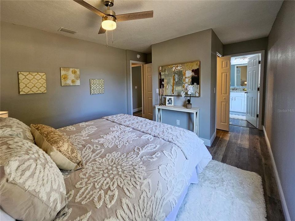 En Venta: $289,900 (2 camas, 2 baños, 1100 Pies cuadrados)