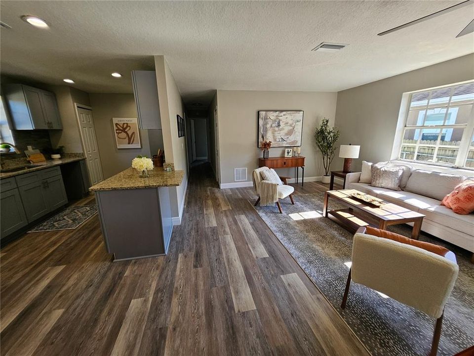 En Venta: $289,900 (2 camas, 2 baños, 1100 Pies cuadrados)