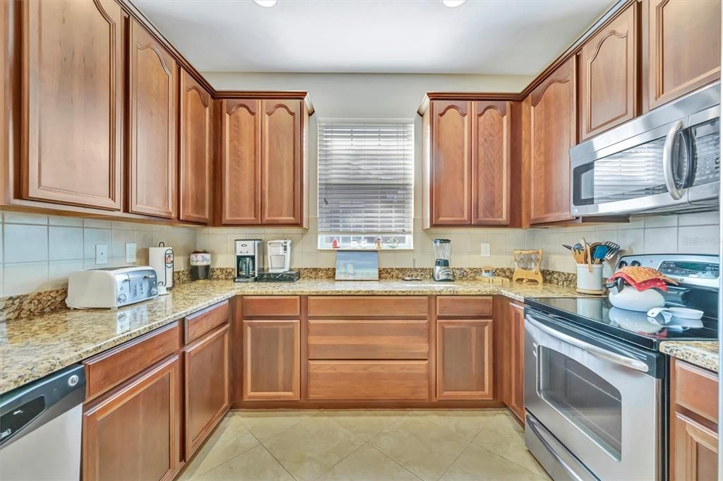 For Sale: $449,000 (2 beds, 2 baths, 1558 Square Feet)