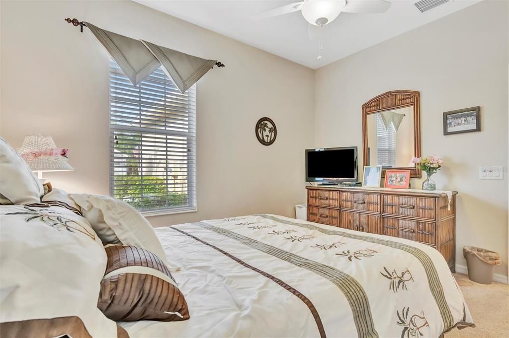 For Sale: $449,000 (2 beds, 2 baths, 1558 Square Feet)