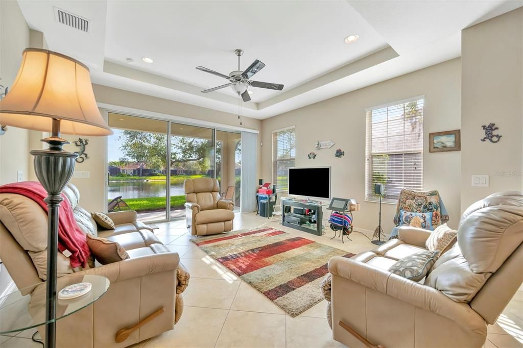 For Sale: $449,000 (2 beds, 2 baths, 1558 Square Feet)