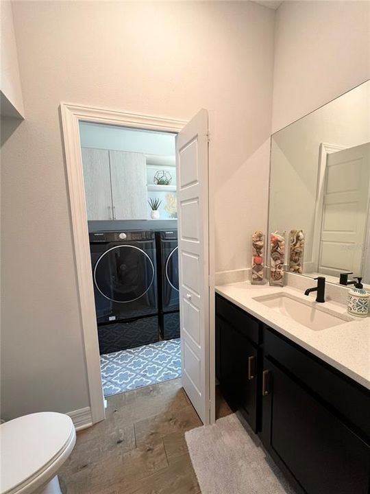 出租: $4,600 (4 贝兹, 3 浴室, 2210 平方英尺)