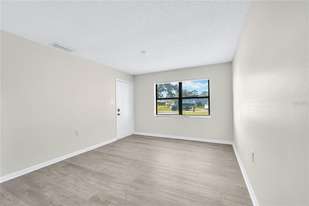 For Sale: $310,000 (3 beds, 2 baths, 1390 Square Feet)