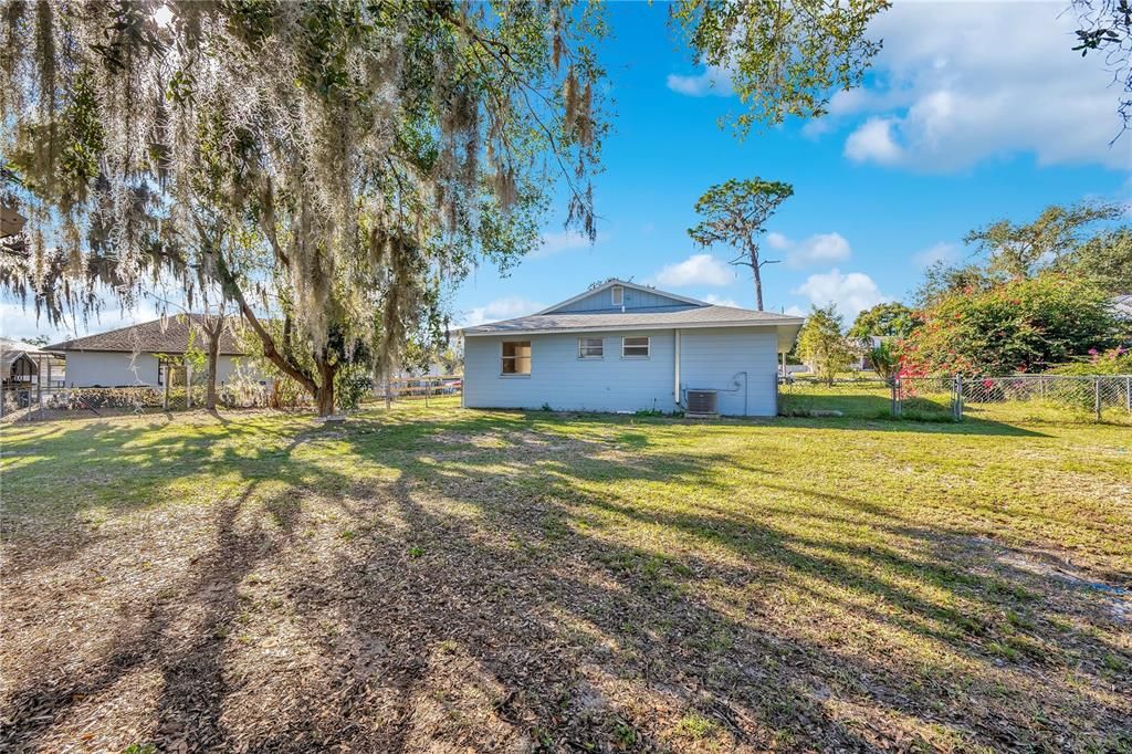 For Sale: $310,000 (3 beds, 2 baths, 1390 Square Feet)