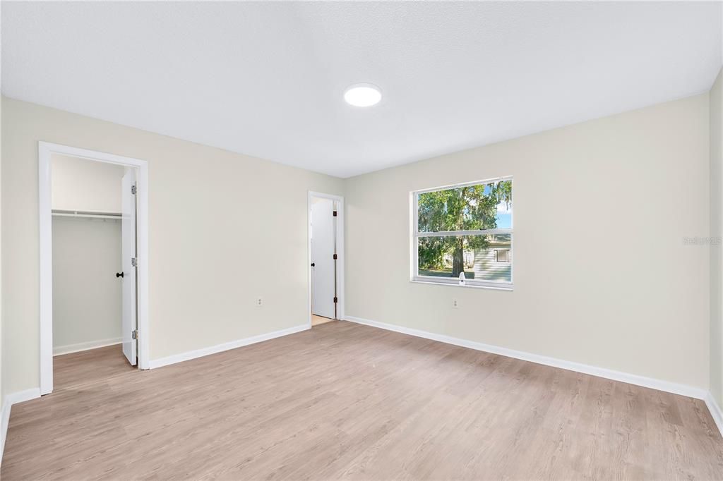 For Sale: $310,000 (3 beds, 2 baths, 1390 Square Feet)