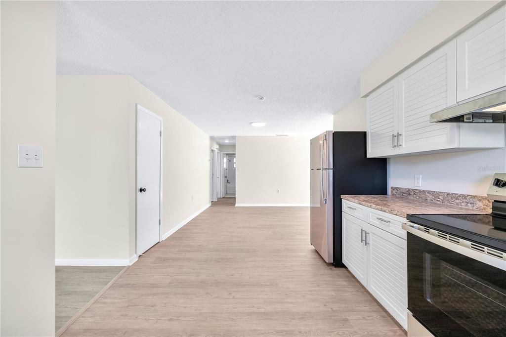 For Sale: $310,000 (3 beds, 2 baths, 1390 Square Feet)