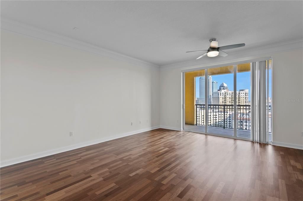 出租: $2,900 (1 贝兹, 1 浴室, 853 平方英尺)