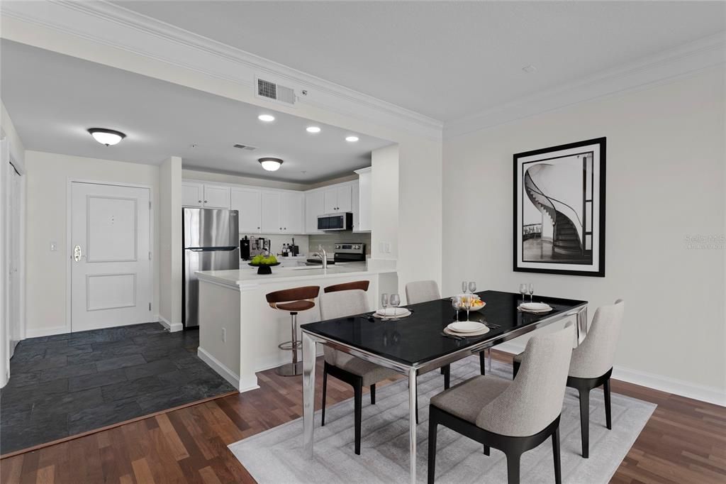 出租: $2,900 (1 贝兹, 1 浴室, 853 平方英尺)