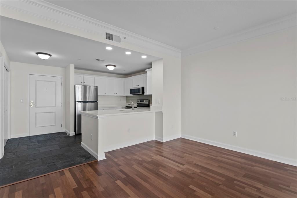 出租: $2,900 (1 贝兹, 1 浴室, 853 平方英尺)