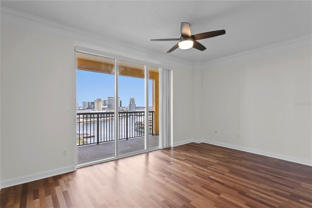 出租: $2,900 (1 贝兹, 1 浴室, 853 平方英尺)