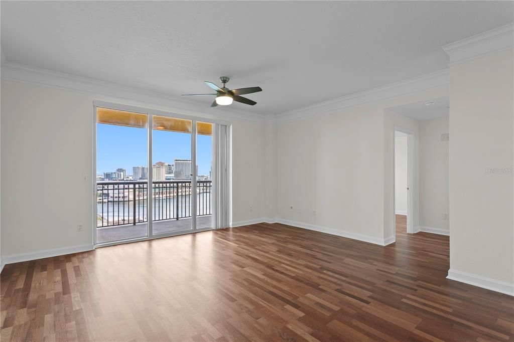 出租: $2,900 (1 贝兹, 1 浴室, 853 平方英尺)