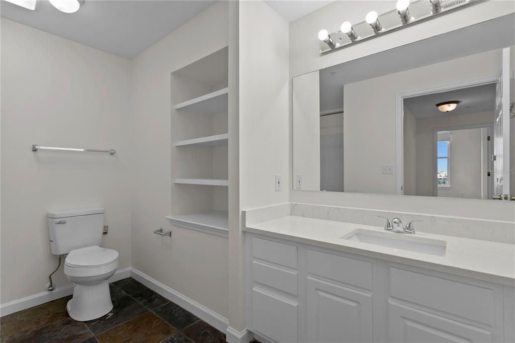 出租: $2,900 (1 贝兹, 1 浴室, 853 平方英尺)