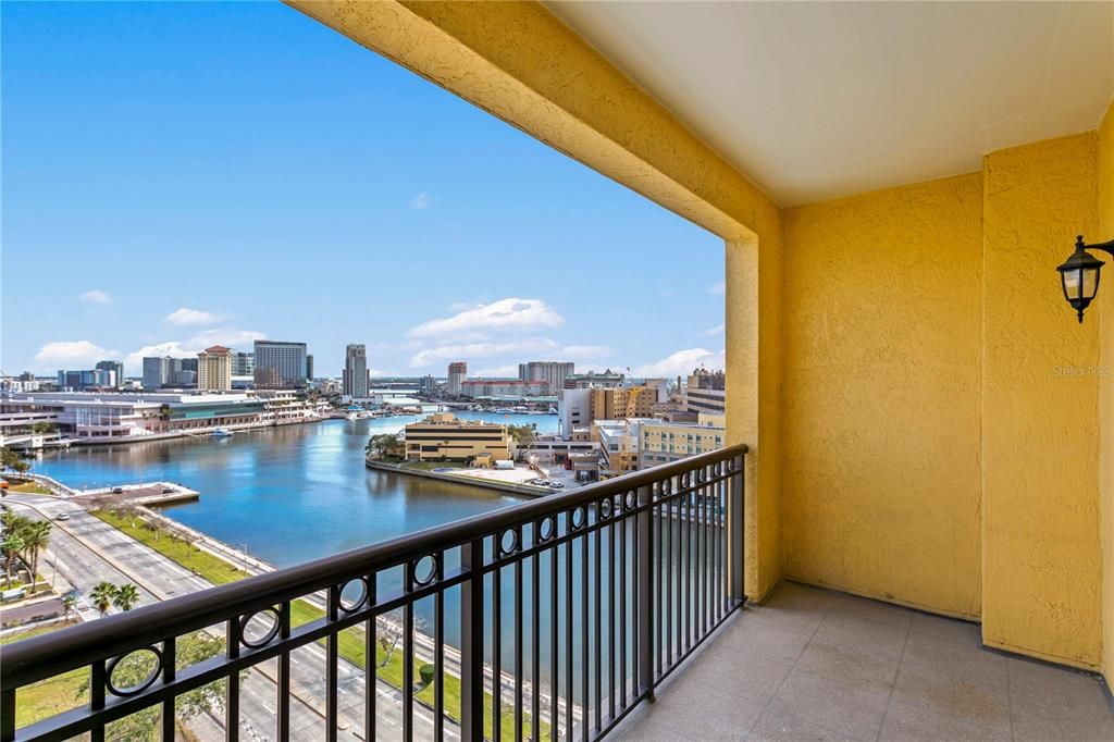 出租: $2,900 (1 贝兹, 1 浴室, 853 平方英尺)