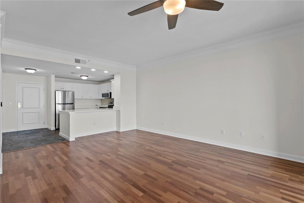 出租: $2,900 (1 贝兹, 1 浴室, 853 平方英尺)