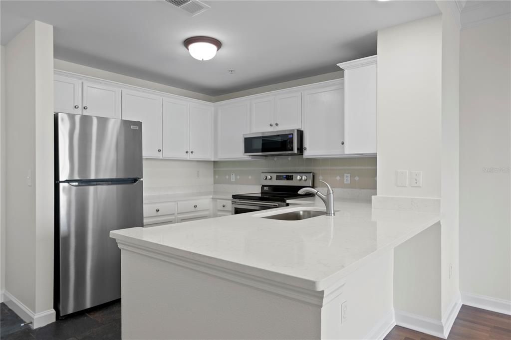 出租: $2,900 (1 贝兹, 1 浴室, 853 平方英尺)