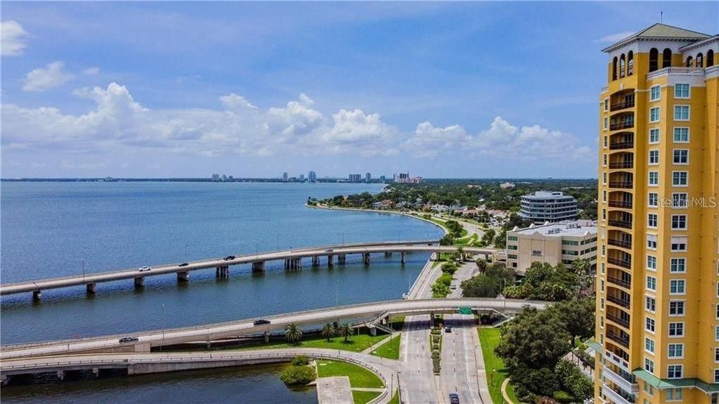 出租: $2,900 (1 贝兹, 1 浴室, 853 平方英尺)