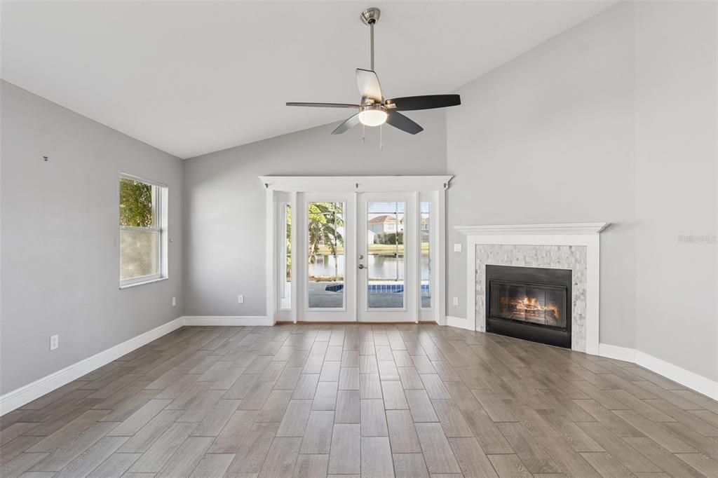 На продажу: $465,000 (4 спален, 2 ванн, 1914 Квадратных фут)