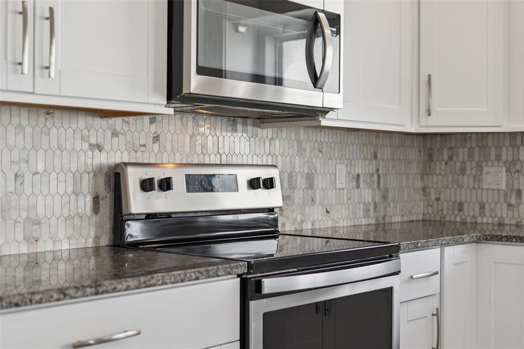 На продажу: $465,000 (4 спален, 2 ванн, 1914 Квадратных фут)