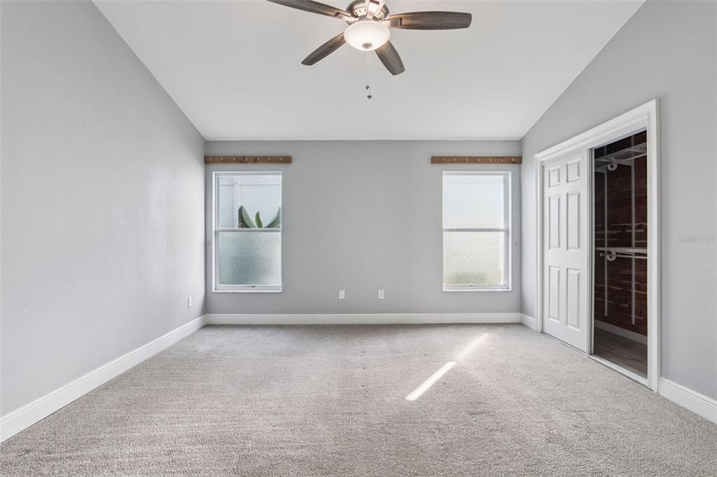 На продажу: $465,000 (4 спален, 2 ванн, 1914 Квадратных фут)