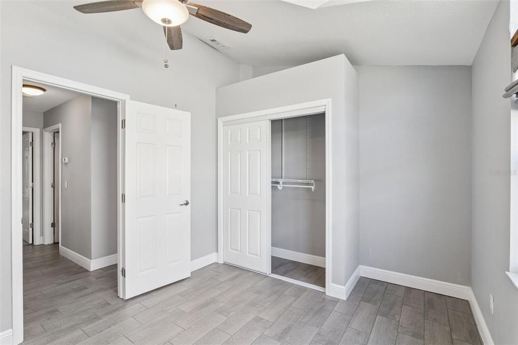 На продажу: $465,000 (4 спален, 2 ванн, 1914 Квадратных фут)