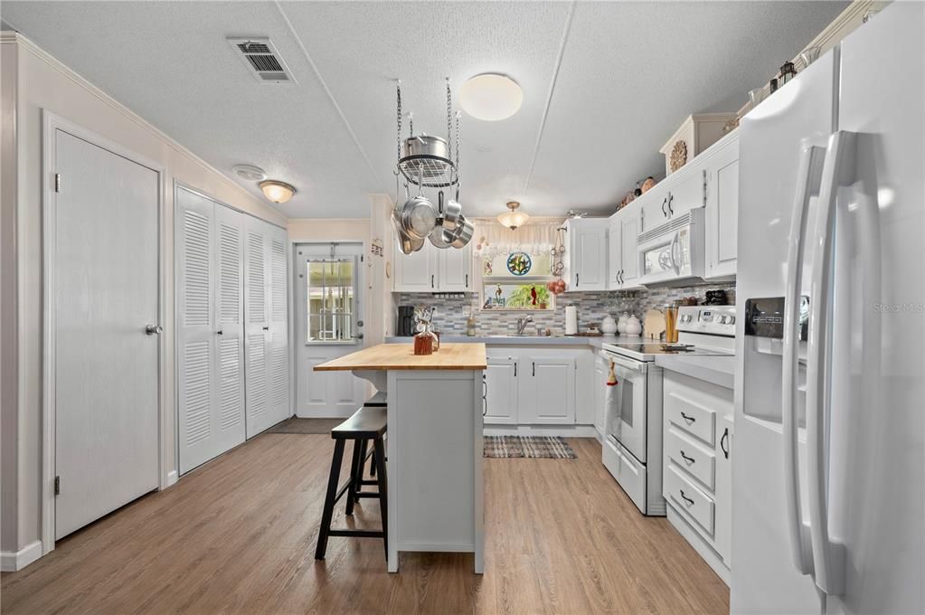 待售: $189,000 (2 贝兹, 2 浴室, 1188 平方英尺)