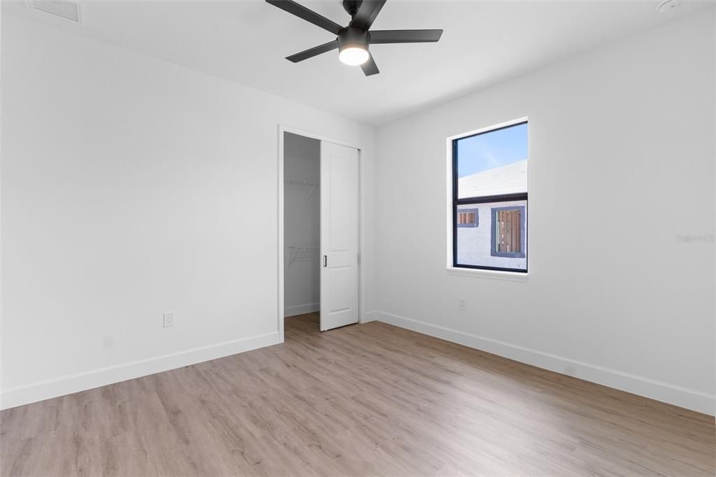 待售: $435,000 (3 贝兹, 2 浴室, 1933 平方英尺)