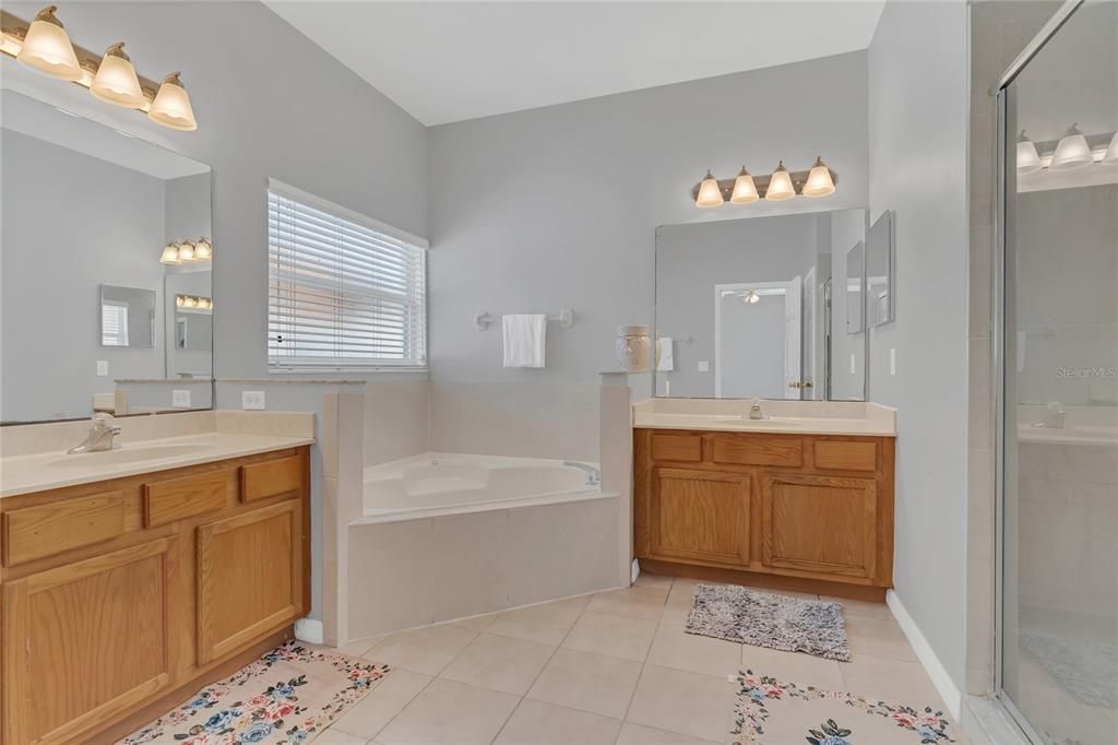 En Venta: $359,999 (3 camas, 2 baños, 1949 Pies cuadrados)