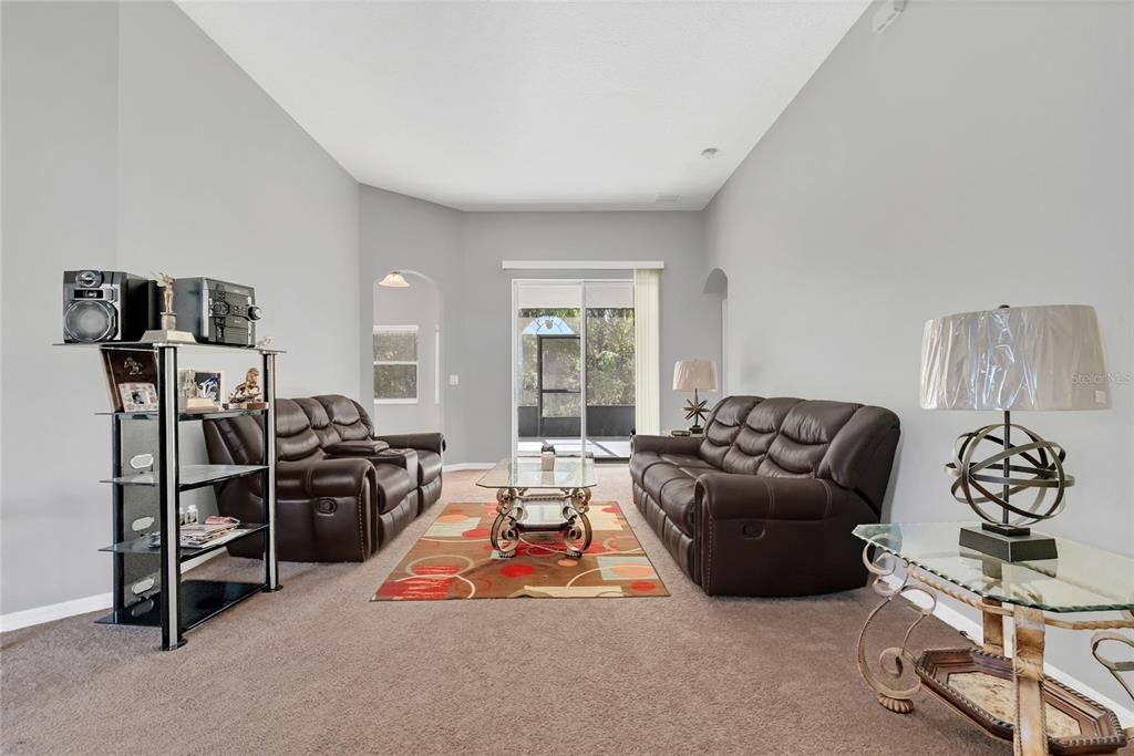 En Venta: $359,999 (3 camas, 2 baños, 1949 Pies cuadrados)