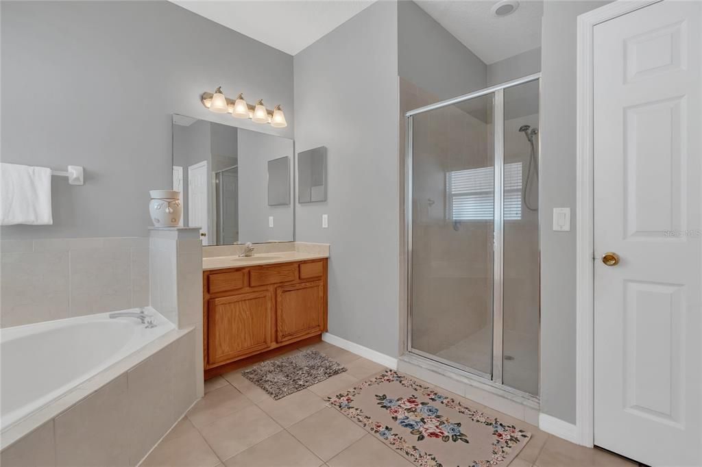 En Venta: $359,999 (3 camas, 2 baños, 1949 Pies cuadrados)