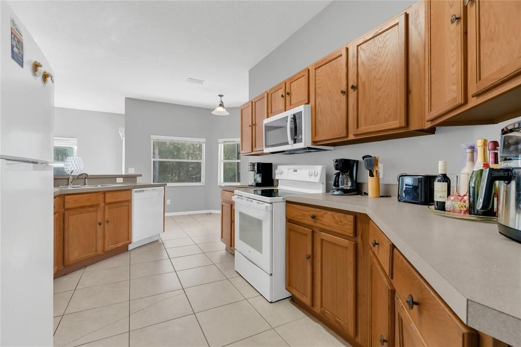 En Venta: $359,999 (3 camas, 2 baños, 1949 Pies cuadrados)