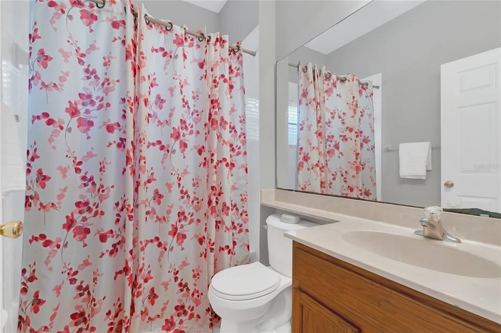 En Venta: $359,999 (3 camas, 2 baños, 1949 Pies cuadrados)