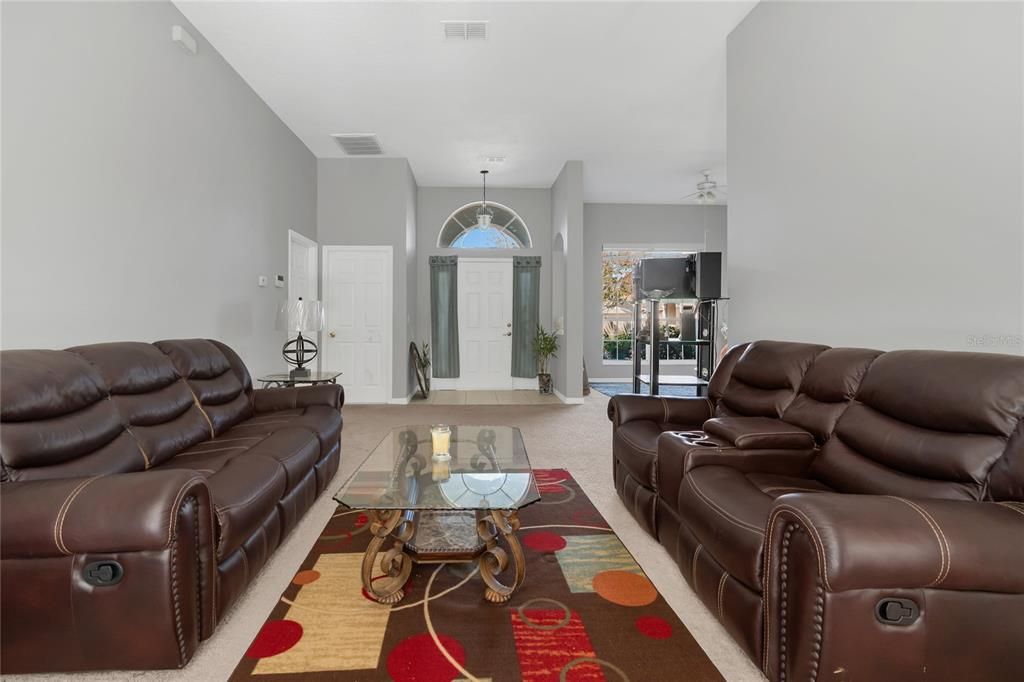 En Venta: $359,999 (3 camas, 2 baños, 1949 Pies cuadrados)