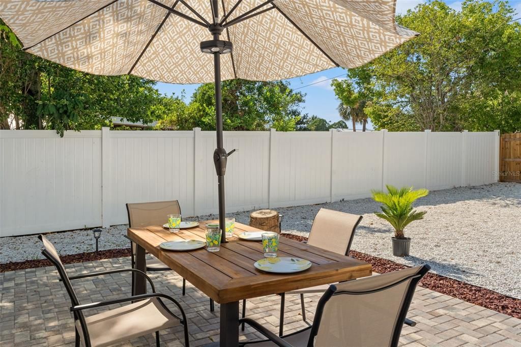 В аренду: $2,100 (2 спален, 1 ванн, 926 Квадратных фут)