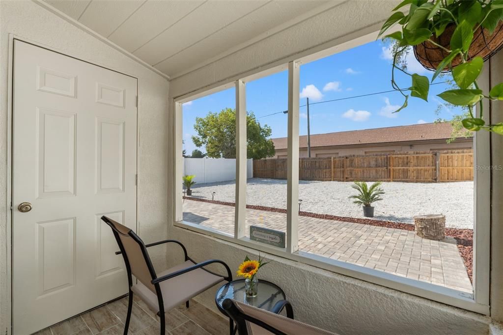 В аренду: $2,100 (2 спален, 1 ванн, 926 Квадратных фут)