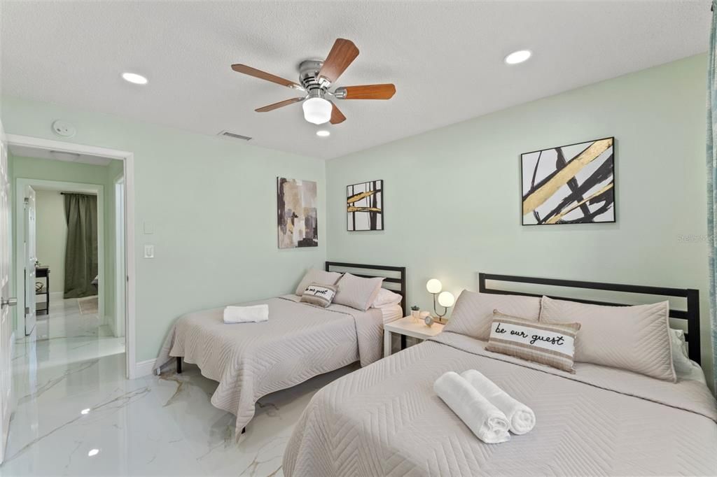 В аренду: $2,100 (2 спален, 1 ванн, 926 Квадратных фут)